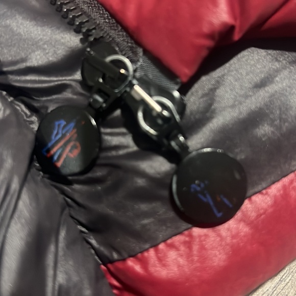 Women’s Burgundy Puffer Moncler Jacket Size 3 - Picture 5 of 6